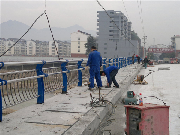天水不锈钢复合管护栏常见问题及解决方案